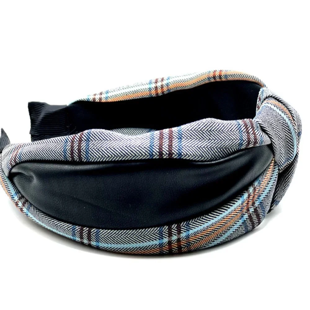 Knot Headband in Black PU Leather - Picture 3 of 3